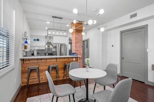 Modern Apartment in Historic Tobin Hills! in San Antonio, USA