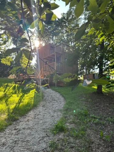 DanAya x Gîte Tiny House en forêt - Location saisonnière - Sainte-Nathalène