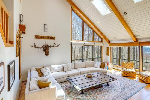 Wilmington Retreat with Deck, Lake Views and Game Room