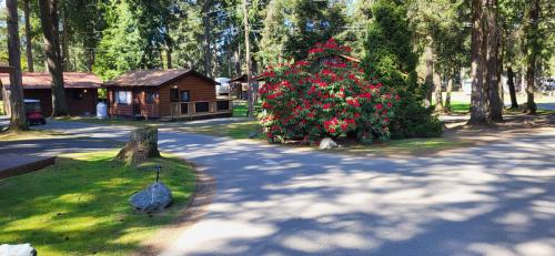 Riverbend Cottage & RV Resort