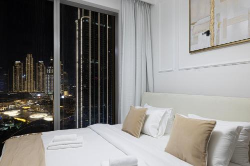 Luxury 4BR Burj Khalifa & Fountain Views Luxury 4BR Burj Khalifa & Fountain Views