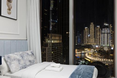 Luxury 4BR Burj Khalifa & Fountain Views Luxury 4BR Burj Khalifa & Fountain Views