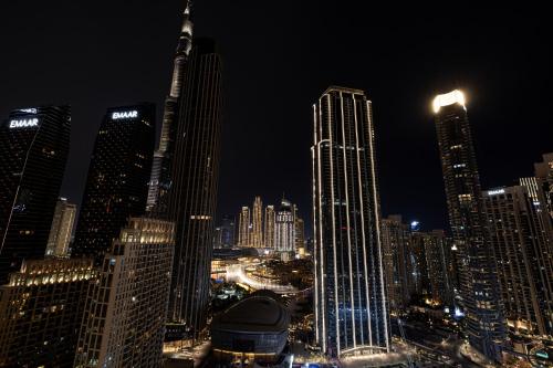 Luxury 4BR Burj Khalifa & Fountain Views, Дубай (фото 4)