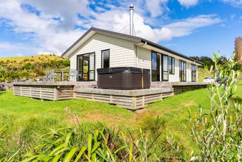 The Olive Hut - Mangawhai Holiday Home - Wellsford