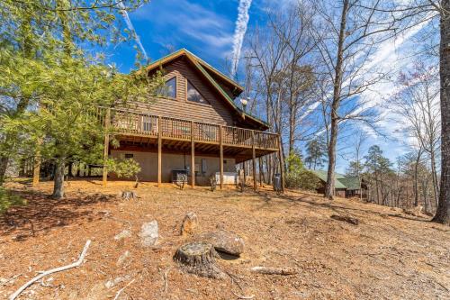 Brand New to VRBO - Cabin- Mirror lake access-Riverbend at Lake Lure cabin in Lake Lure, USA