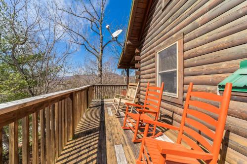 Brand New to VRBO - Cabin- Mirror lake access-Riverbend at Lake Lure cabin in Lake Lure, USA