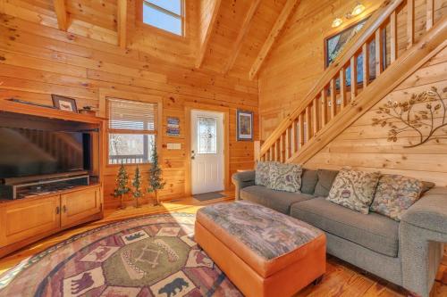 Brand New to VRBO - Cabin- Mirror lake access-Riverbend at Lake Lure cabin in Lake Lure, USA