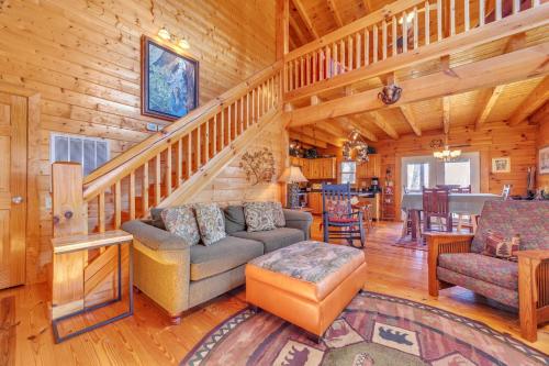 Brand New to VRBO - Cabin- Mirror lake access-Riverbend at Lake Lure cabin in Lake Lure, USA