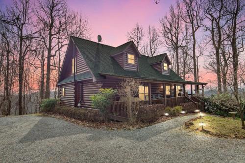 Experience Luxury at The Sanctuary in Hendersonville cabin