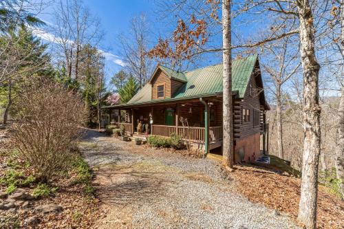 Vacation cabin in Lake Lure - Mirror Lake - great family space! W-Fi cabin in Lake Lure, Vereinigte Staaten von Amerika