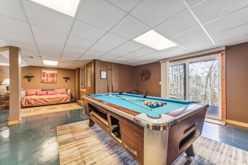 Vacation cabin in Lake Lure - Mirror Lake - great family space! W-Fi cabin in Lake Lure, USA