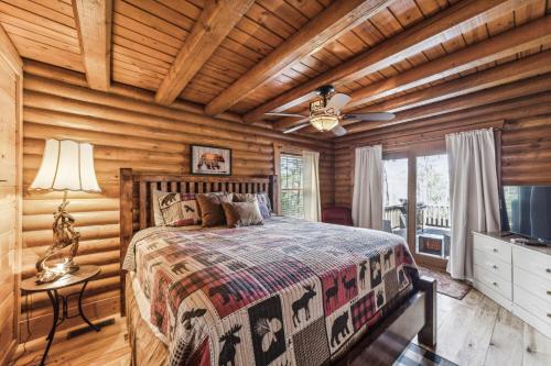 Vacation cabin in Lake Lure - Mirror Lake - great family space! W-Fi cabin in Lake Lure, USA