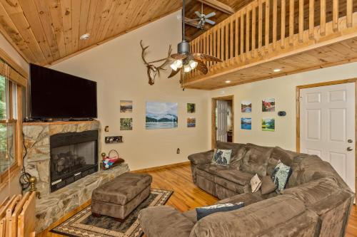 Luxury and Comfort in Lake Lure-Hot Tub-Fire pit cabin in Lake Lure, USA