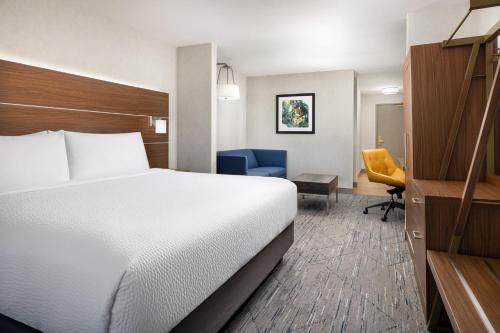 Holiday Inn Express Las Vegas Stadium Area, an IHG Hotel