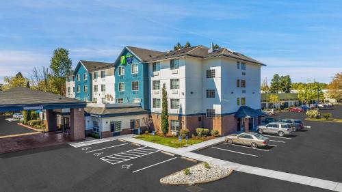 Holiday Inn Express Hotel & Suites Portland - Jantzen Beach an IHG Hotel - main image