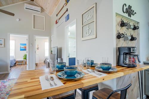 Renovated Retreat Home in Huron walking distance to beach Renovated Retreat Home in Huron walking distance to beach