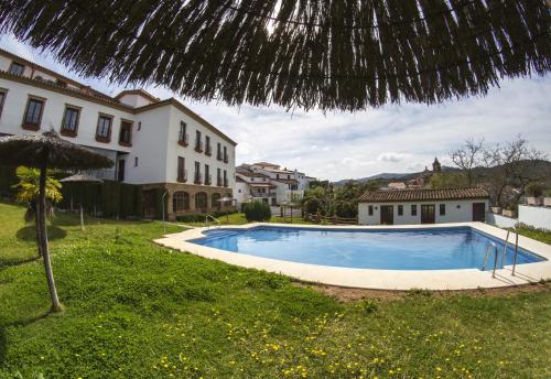 Úszómedence, Aparthotel Rural 12 Canos in Galaroza