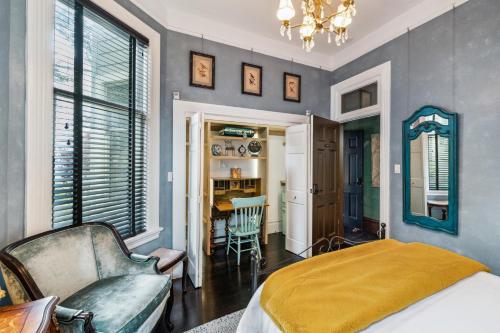 Historic & Charming Victorian Home Sleeps 11