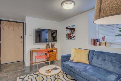 1BD Dog-Friendly Downtown - Urban Neighborhood in Colorado Springs, USA