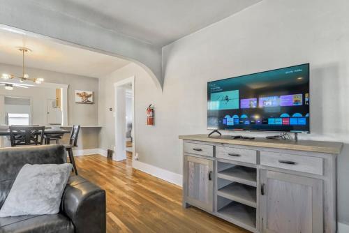 3BD Downtown Family Escape Grill Fire Pit in Colorado Springs, USA