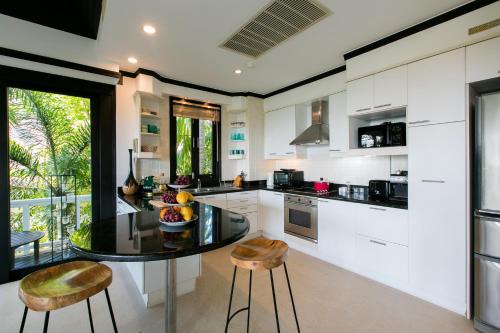 Katamanda Villa Jade A6 Seaview Kata Beach thumbnail 4