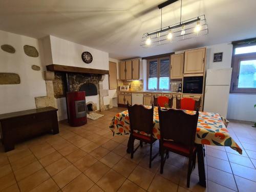 Gîte La Berthenoux, 3 pièces, 5 personnes - FR-1-591-428