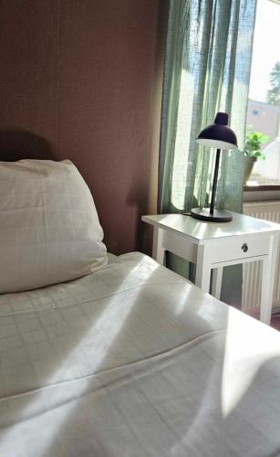 1 twin bed