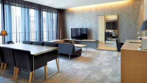 Hollywood Twin Suite - Non-Smoking