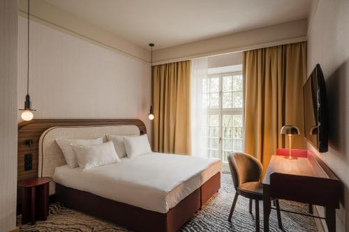 room detail thumbnail 1