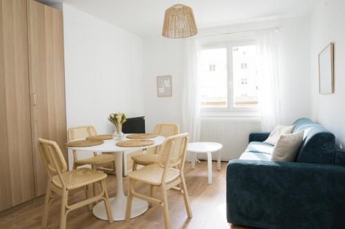 Beautiful 2 Bedroom apartment in a quiet residence - Location saisonnière - Garches