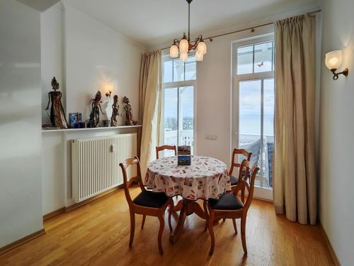 One-Bedroom Apartment with Balcony
