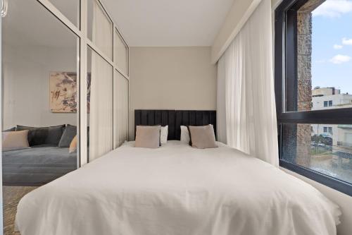 Three-Bedroom Apartment Suite image 10