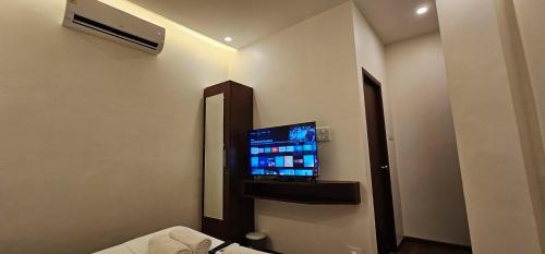 Chippy Inn – Chennai, IL