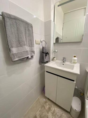 Nice and Breezy Apartment Nice and Breezy Apartment