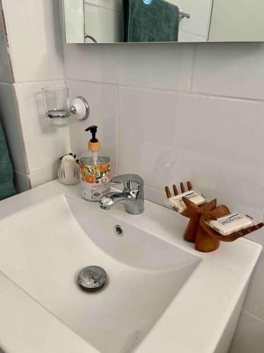 Nice and Breezy Apartment Nice and Breezy Apartment