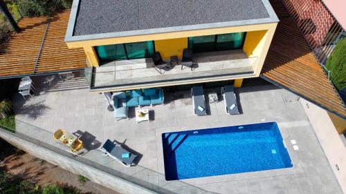Eden Sun - A Modern Luxury Villa with a Panoramic View 4