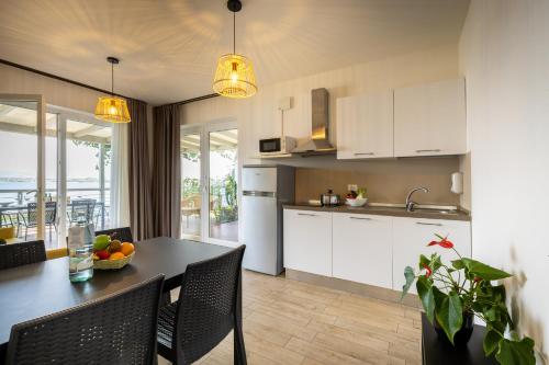 Bungalow with Lake view image 9