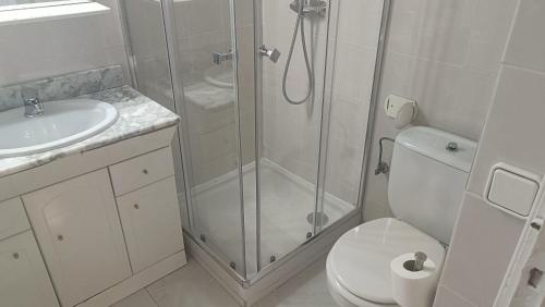 Four-Bedroom Apartment with Sea View image 1