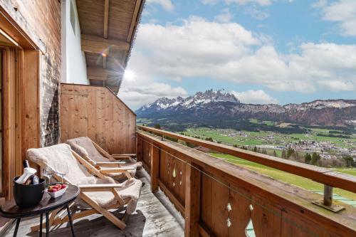 Apartment with Mountain View