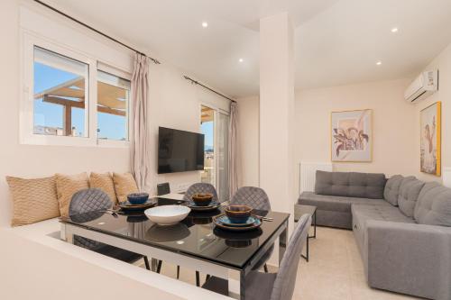 Luxury Penthouse Maisonette Nearby Acropolis, Афины