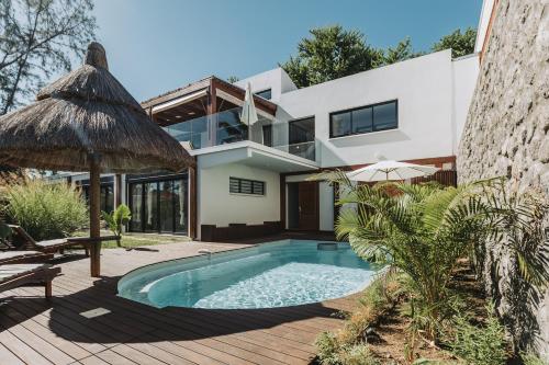 Charles - magnifique villa neuve avec piscine et accès direct à la plage