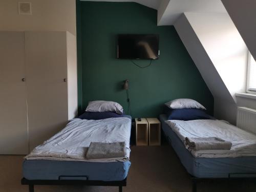 1 queen bed
