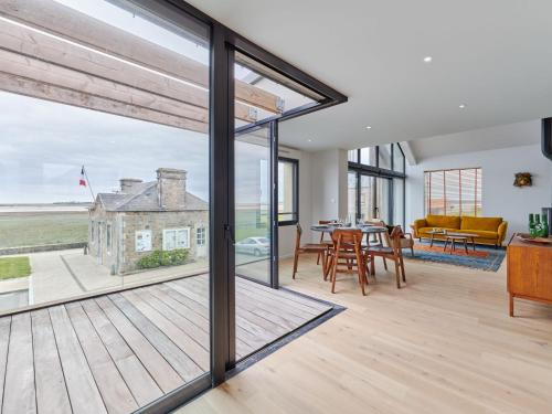 virtuve, Holiday Home Le Sund by Interhome in Regneville-Sur-Mer