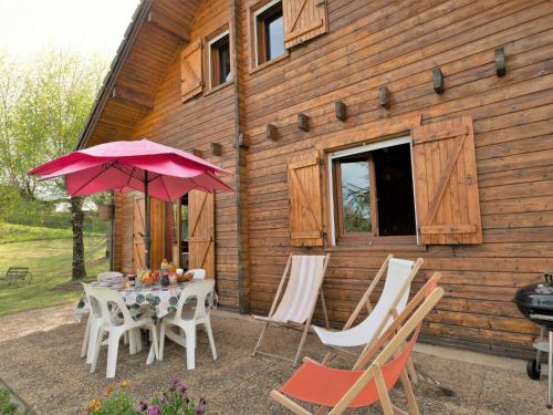 Chalet Cottage du Lac by Interhome in Camps-Saint-Mathurin-Léobazel