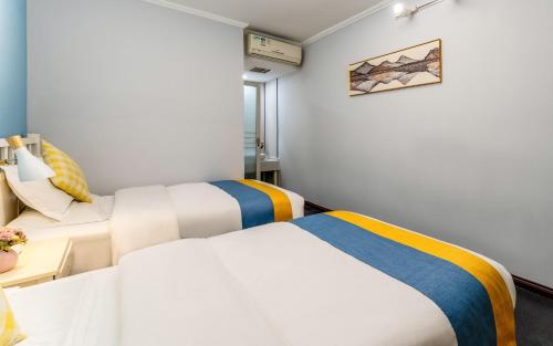 2 double beds