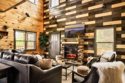 Mountainscape - Brand New Cabin w Views - HotTub - FireTable - PS5 - PoolTable - 3 Pools