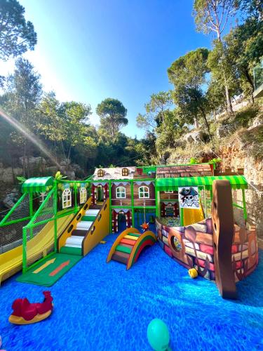 Playground, Scappa Resort in Ajaltoun