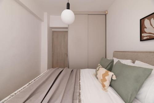 Koukaki 2BR Apartment by UPSTREET - image 10