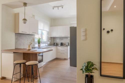 Koukaki 2BR Apartment by UPSTREET - image 13