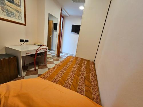 Hotel Fiorella - image 11